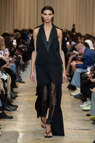 Look 24